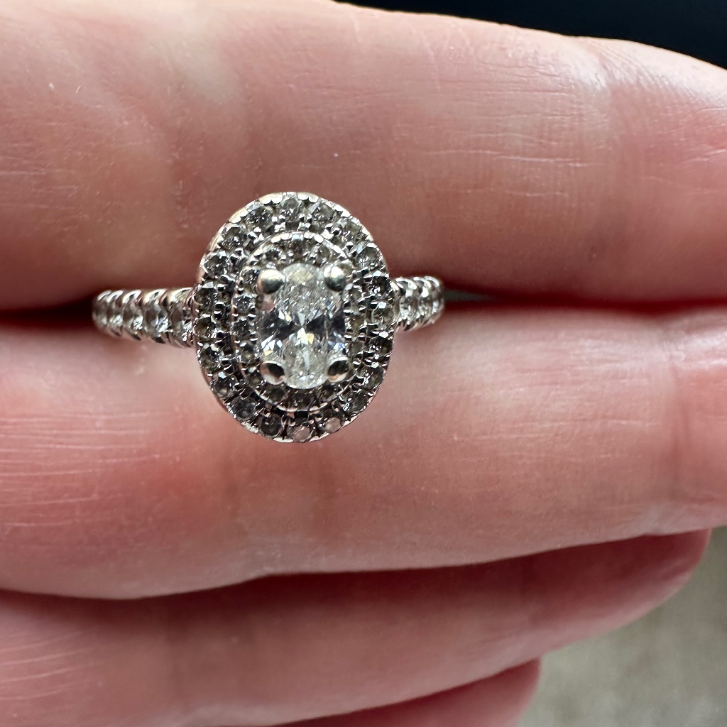 Vera Wang Love White Gold Ring Size 6 900$